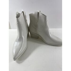 Ladies White Western Style Faux Leather Bootie Size 11 NWOB